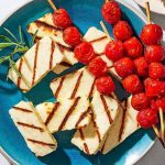 پنیر هالومی چیست و چرا روی حرارت ذوب نمی‌شود؟